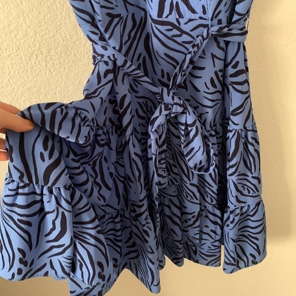 Eliza J Print Faux Wrap Tiered Flutter Sleeve V Neck Dress - Picture 7 of 14